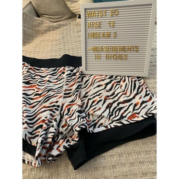 Fabletics Plus Size Womens Shorts Zebra Print - Picture 7 of 7